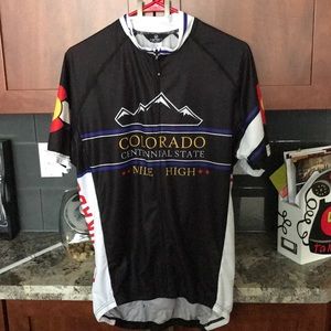 Unisex Canari cycling jersey.